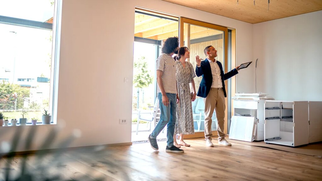 Mortgage rates fall to 6.67%: Freddie Mac