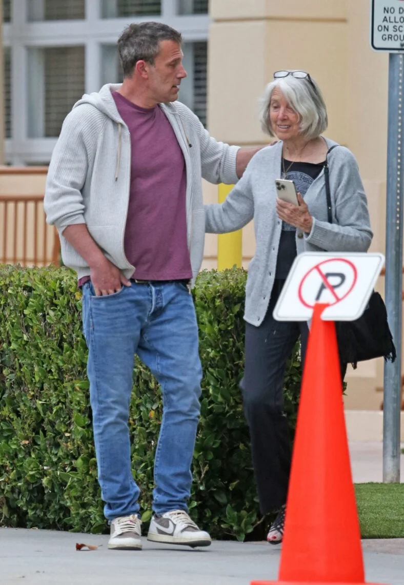 Ben Affleck and Ex Jennifer Garner greet Ben's mom Christopher Anne 