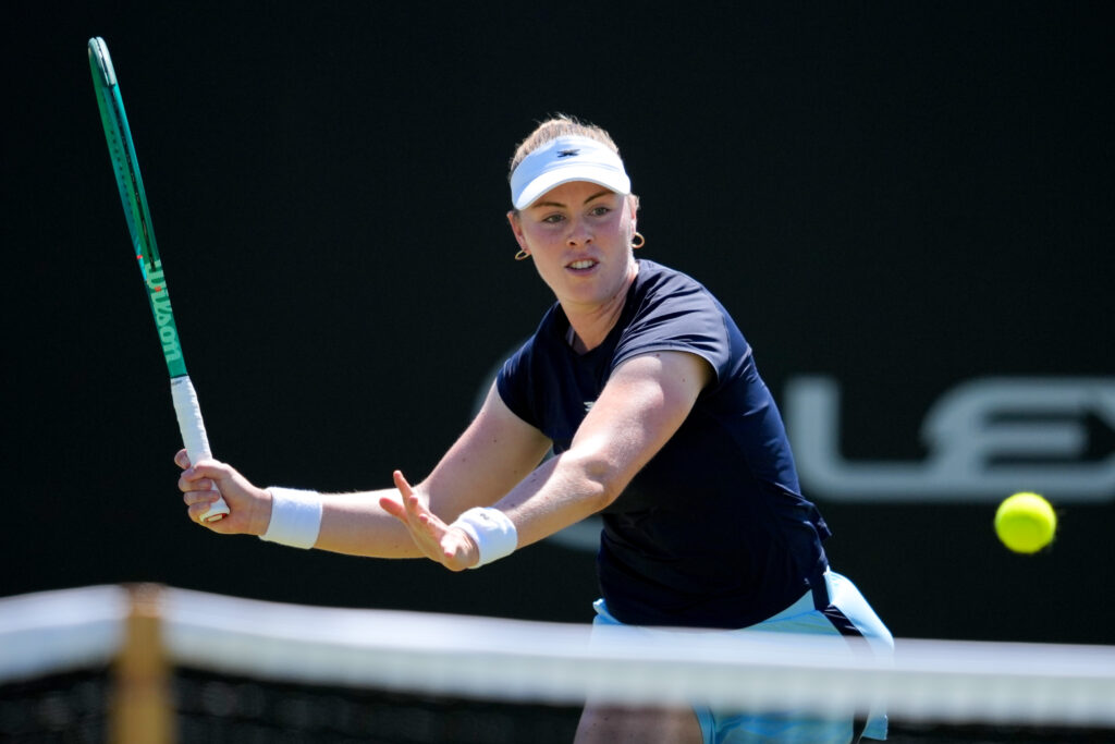 By the numbers: Gibson's hard-court success continues against Chwalinska