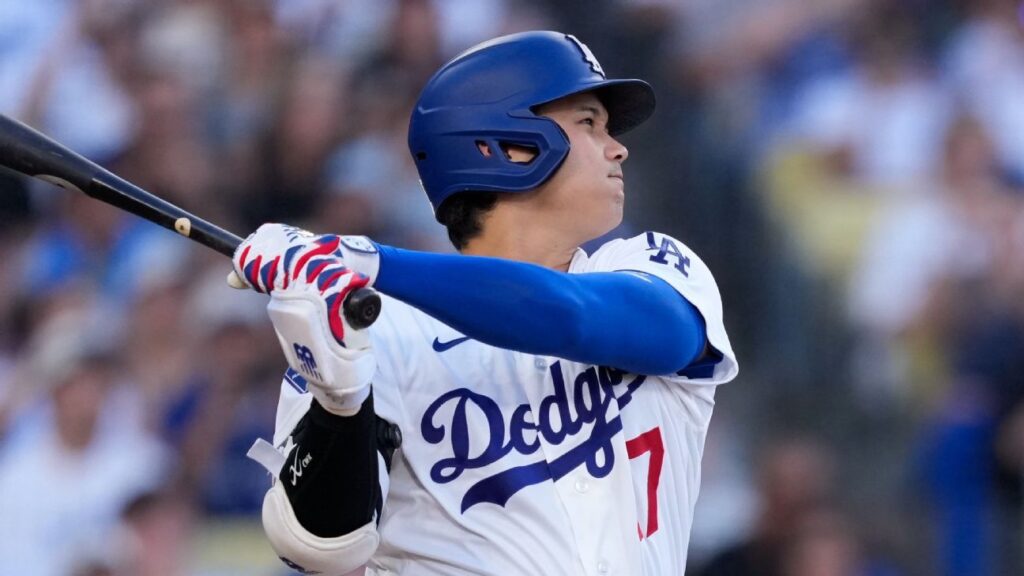 Dodgers' Ohtani out vs. M's with sore knee, will return Friday
