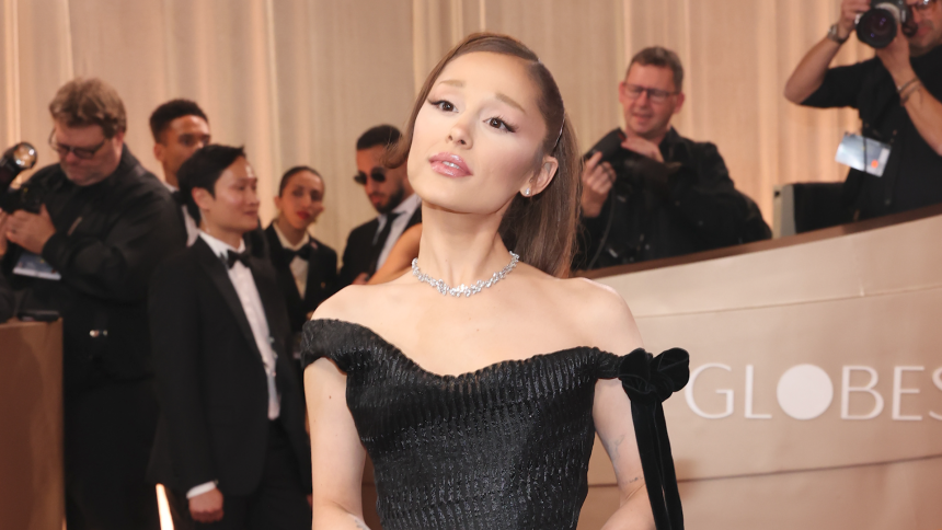 22862152 - cln 16x9 Ariana Grande thumb.png