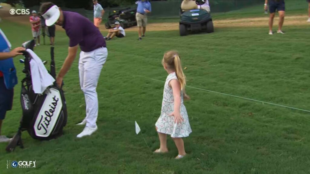 Tournament leader receives bizarre relief after toddler steps in lie