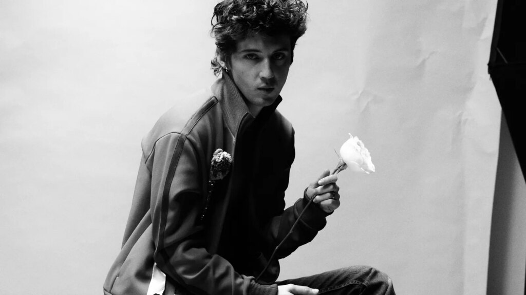 Troye Sivan Drops New Song 'She’s The Best'