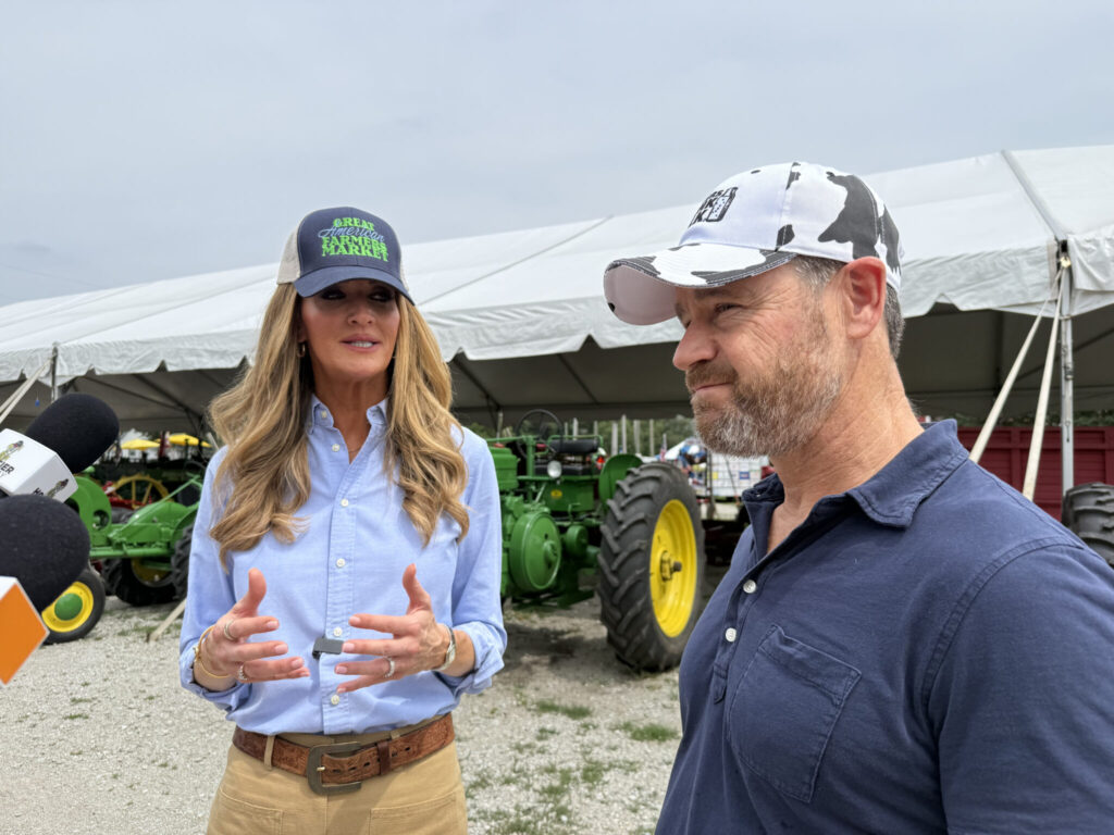 Young, Loeffler pitch expanded small business lending during Indiana visit • Indiana Capital Chronicle