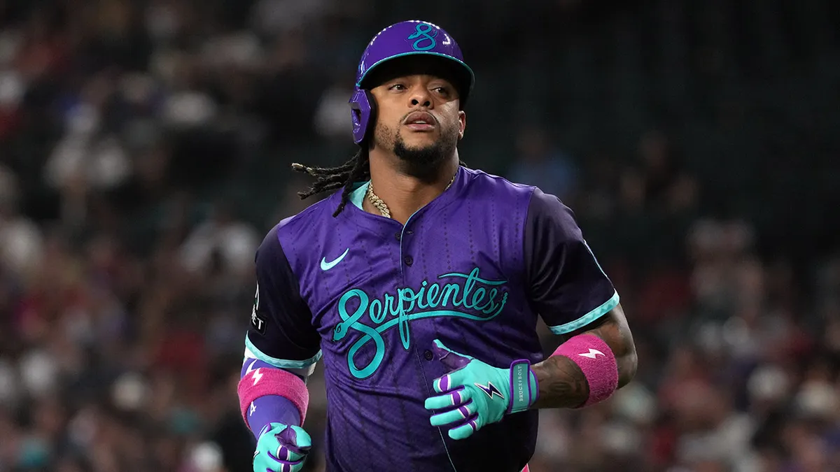 Ketel Marte runs