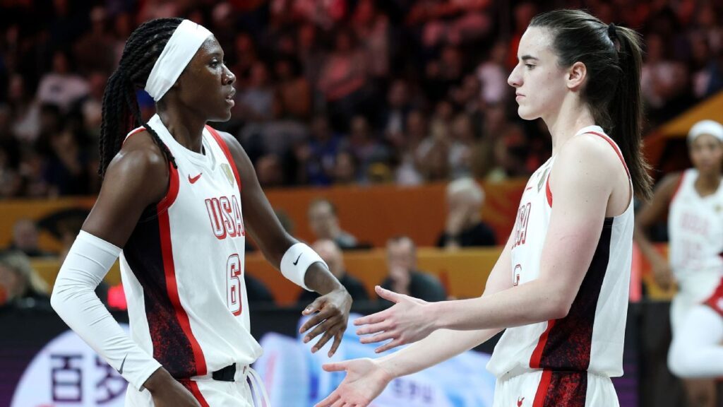 Clark, Howard lead U.S. rout of China in women's World Cup opener