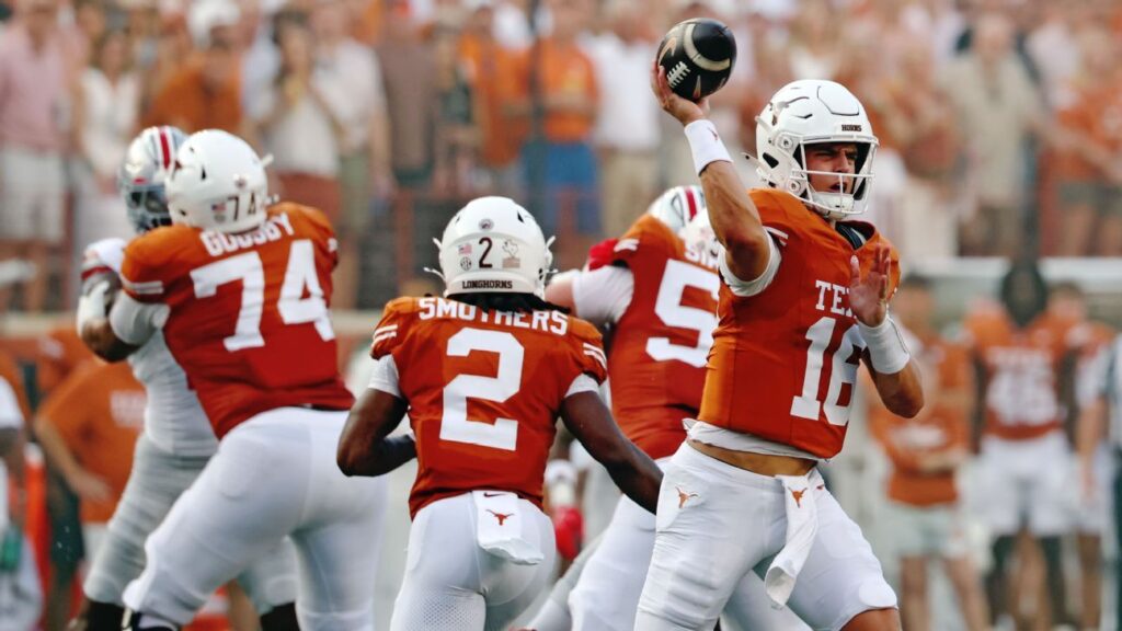 Manning delivers in 4th as Texas stuns Ohio State in 20-point comeback
