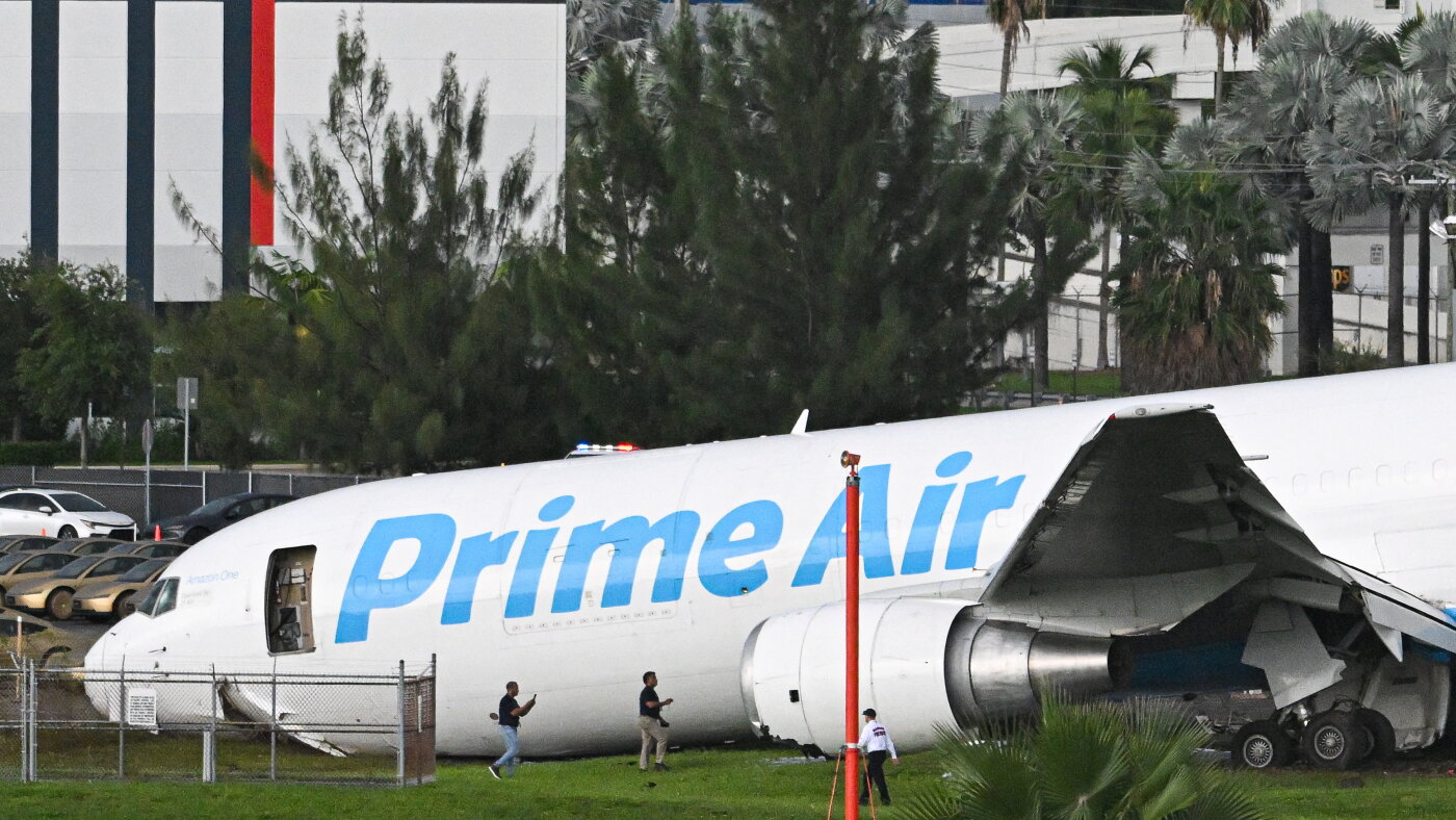 Miami crash raises concerns about Amazon’s jet operator : NPR