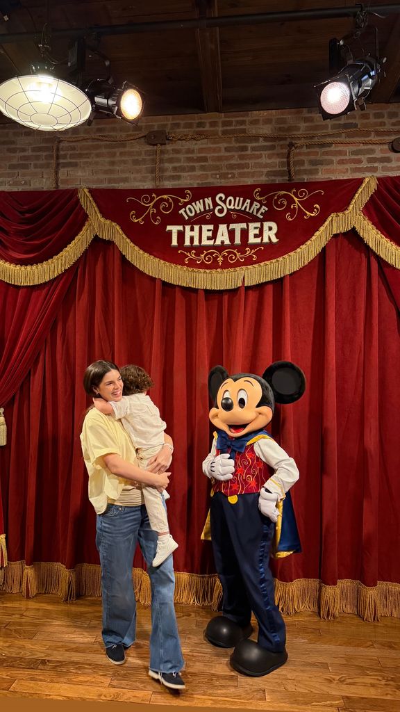 Nadia Ferreira llevó a su hijo Marquitos a Disney World.
