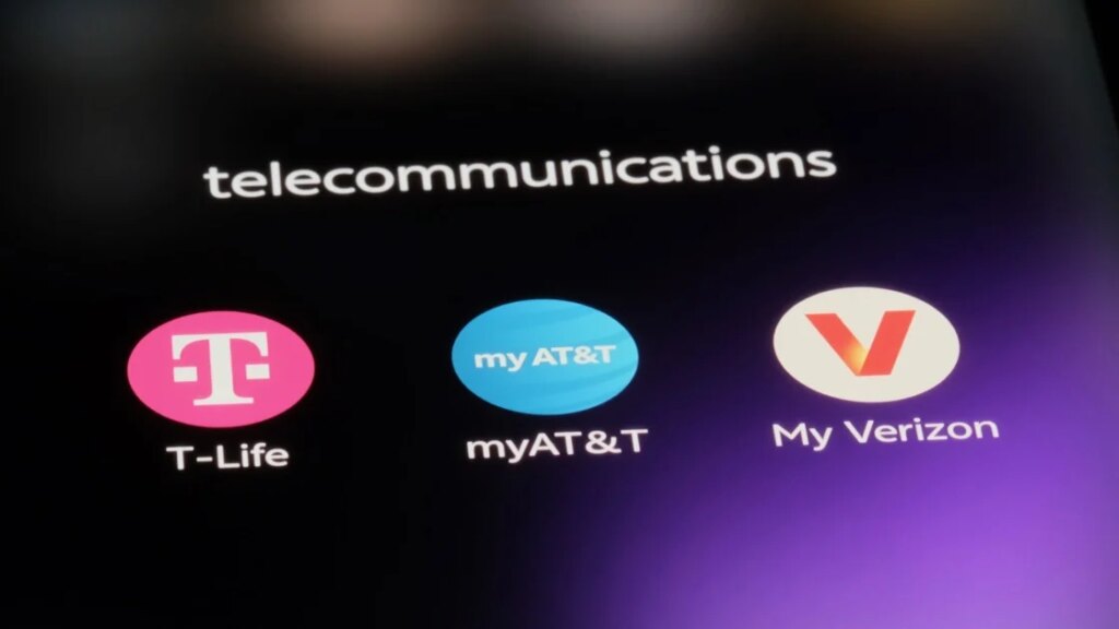 AT&T, T-Mobile, Verizon Fight FCC Satellite Proposal That Helps SpaceX