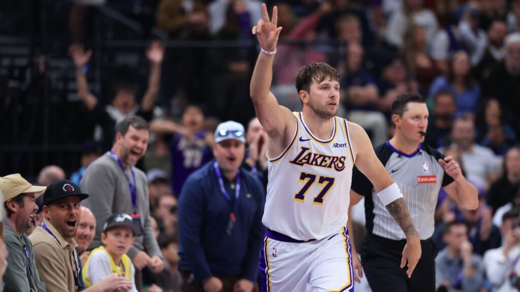 Luka Doncic scores 52 points with 10 assists in Lakers' win