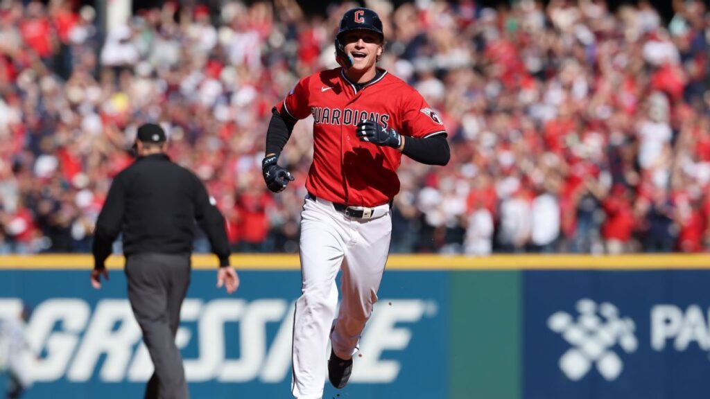 MLB playoffs: Latest from ALCS Game 3, NLCS Game 4