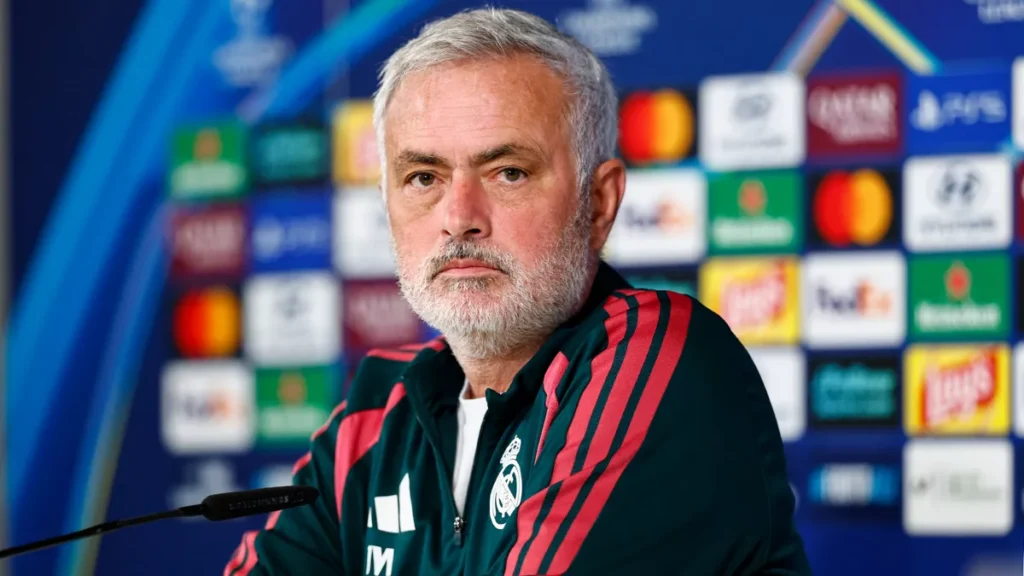 Mourinho: "A lot of points will be needed to avoid the playoff"